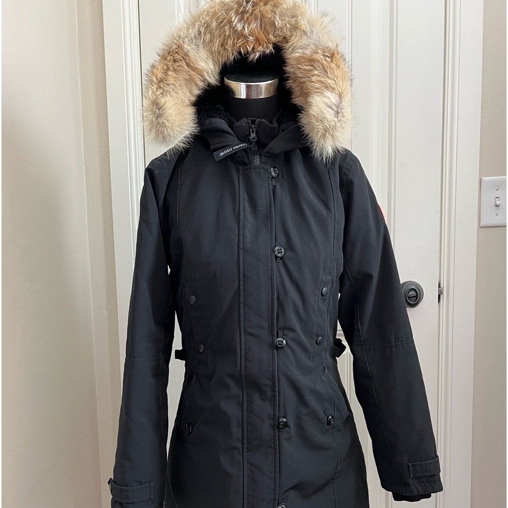 🚫SOLD🚫 Authentic Canada Goose Kensington Parka Coat Women’s Medium, Black